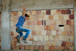 Guy impulsively jumping down